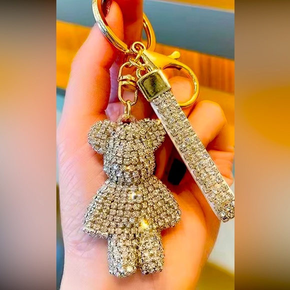 NWT CUTE BEAR FULL OF ARTIFICIAL DIAMONDS CAR KEYCHAIN PENDANT AND BAG ORNAMENT. - Picture 7 of 10
